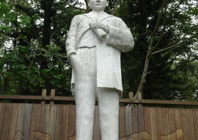 豐壽中山公園內的孫中山銅像