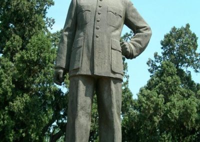 北京中山公園內的孫中山銅像